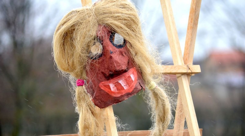 Užgavėnės prie Žaliūkių vėjo malūno: laikas vyti žiemą!