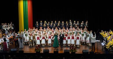 Lietuvos valstybės atkūrimo dieną Šiauliuose – iškilminga ceremonija ir koncertas „Mūsų namai“